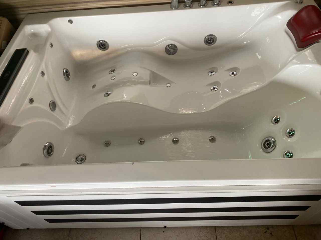 Executive Double Head Jacuzzi with TV